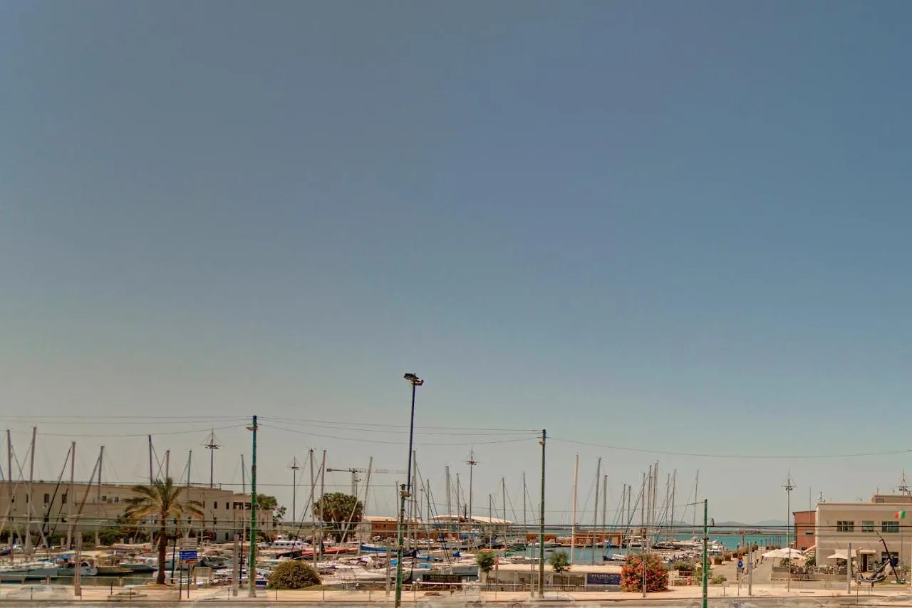 Right House Sur Le Port - Harbour View Lejlighed Cagliari