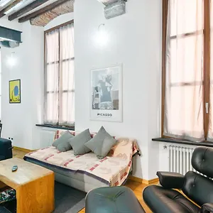 acquario-porto-antico-bright-apartment.hotelitalianriviera.com/