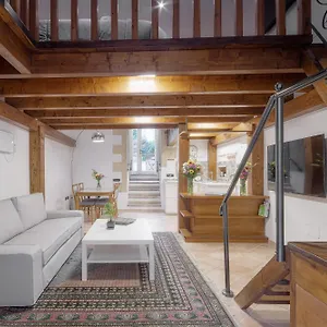  Apartment Right House - Small Garden In Old Town - Historical Castle District