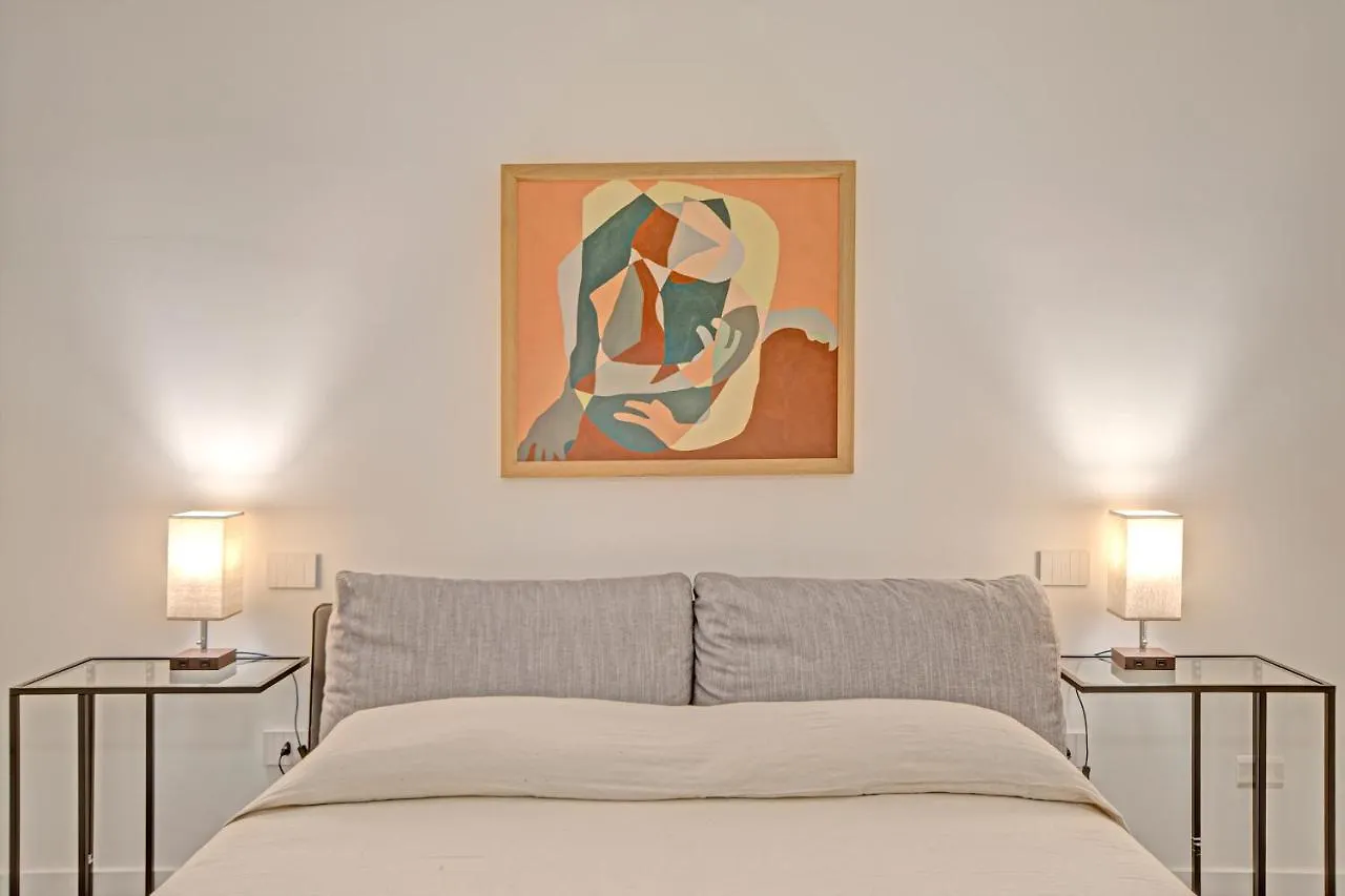 Right House Sur Le Port - Harbour View Apartment Cagliari Italy