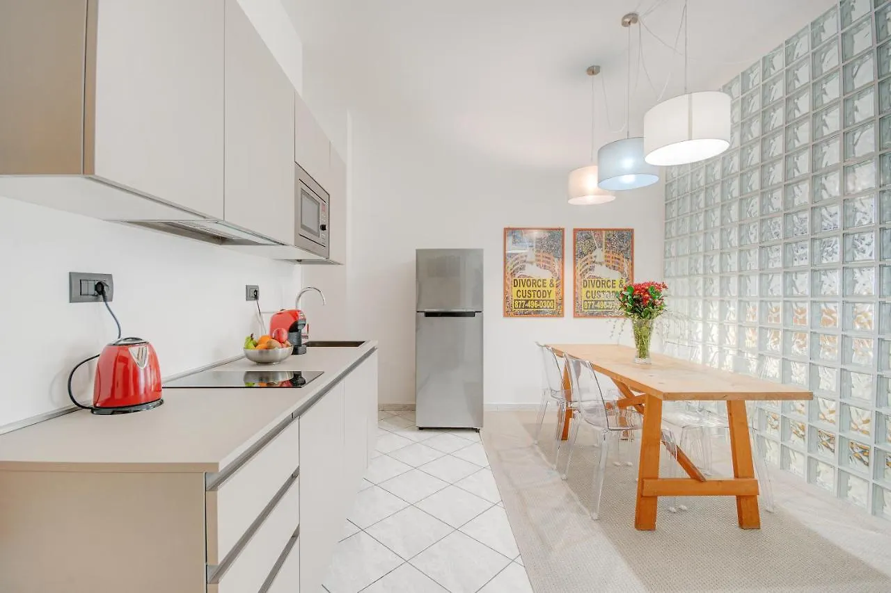 Right House Sur Le Port - Harbour View Apartment Cagliari Italy